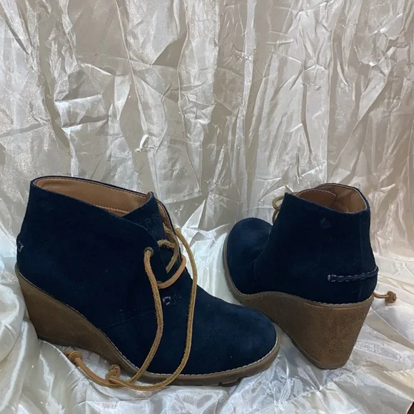 7.5 Sperry Top-Sider healed booties pumps wedges Navy Blue BRAND NEW CONDITION - Picture 2 of 5